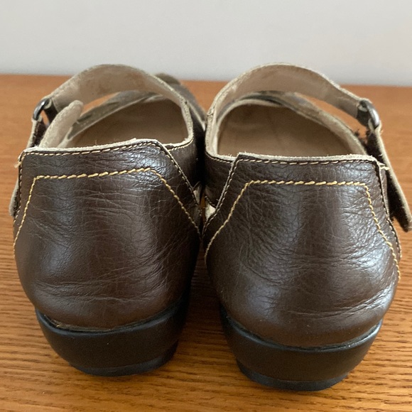 Sun View fisherman style khaki green/brown shoes. Material unknown. Size 35 - Picture 12 of 16